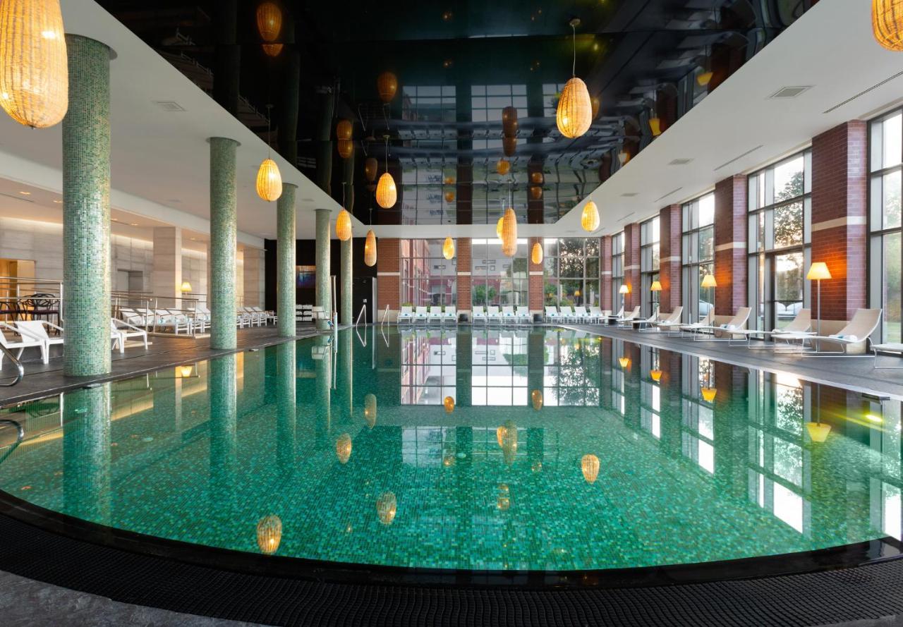 Cramim By Isrotel Exclusive Kiryat Anavim Exteriér fotografie The swimming pool at the Mandarin Oriental