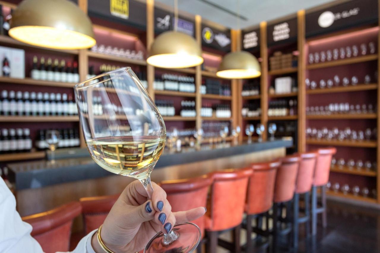 Cramim By Isrotel Exclusive Kiryat Anavim Exteriér fotografie Wine tasting at the Wine Museum